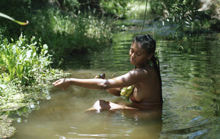 How to Choose the Best Moisturizer for Dry, Sensitive Skin (And Why Natural Ingredients Matter)